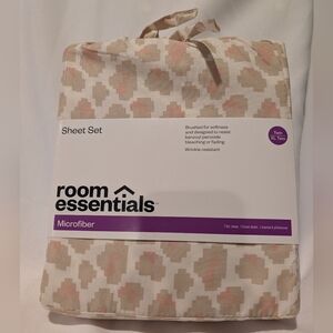 Pink Leopard Print Microfiber Sheet Set - Room Essentials - Twin